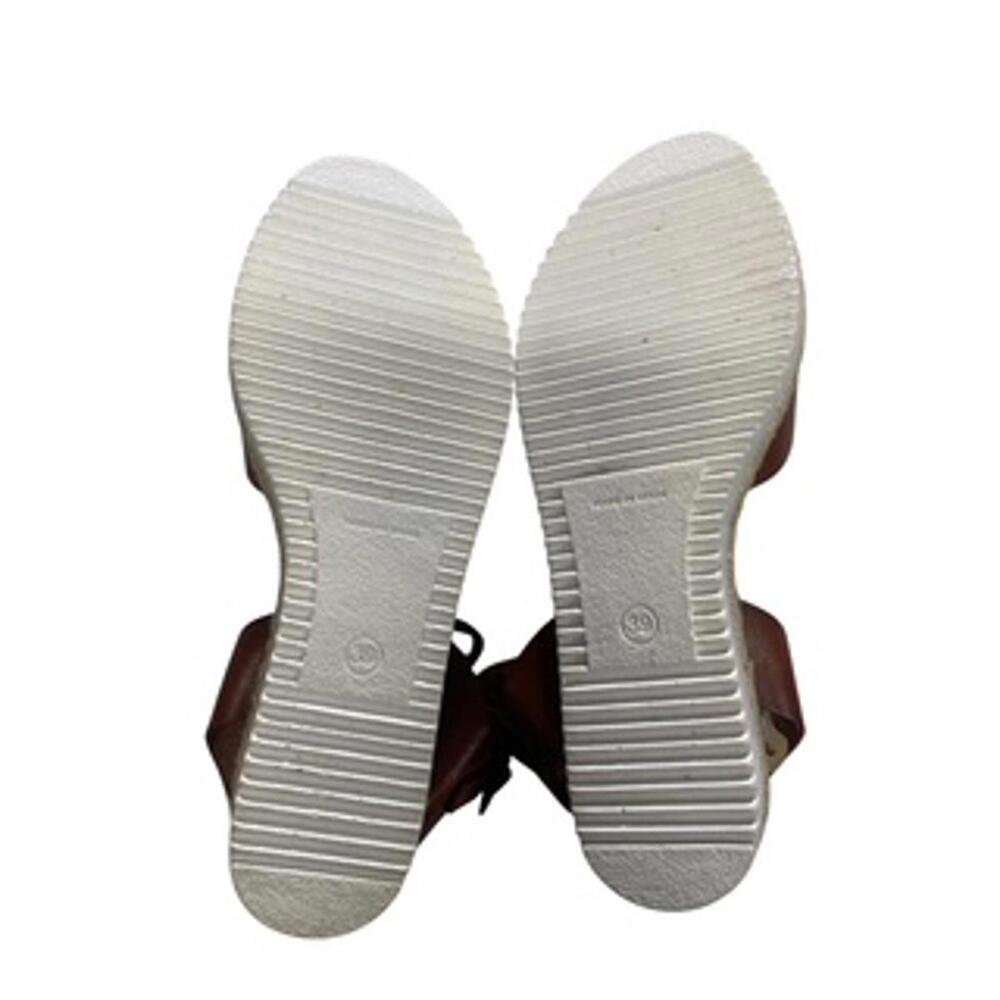 Luxurious Brown Leather Sandals - Picture 5 of 6